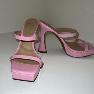 BARBIE PINK HEELS